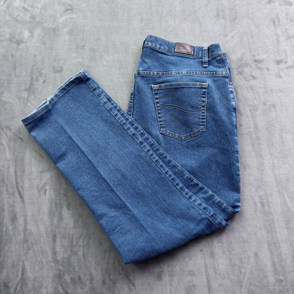 Lee Relaxed Fit at the Waist Jeans Womens 16W Medium Blue Straight Leg 3071867
